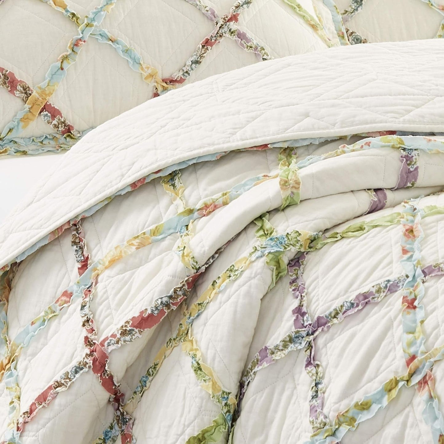 Laura Ashley Home Rüschen Garden Collection quilt, 100% bumbac, Ultra moale, Pentru toate anotimpurile, Reversibil, Elegant, Pat dublu, Culoare crem (197783) Plapumi si pilote Naty Shop