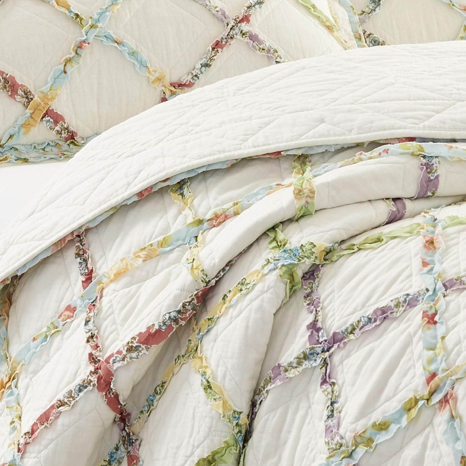 Laura Ashley Home Rüschen Garden Collection quilt, 100% bumbac, Ultra moale, Pentru toate anotimpurile, Reversibil, Elegant, Pat dublu, Culoare crem (197783) Plapumi si pilote Naty Shop