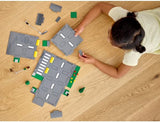 LEGO City Intersecție rutieră cu semafoare, set de construcție cu cărămizi care strălucesc în întuneric 60304 Seturi de constructie Besuche den LEGO-Store