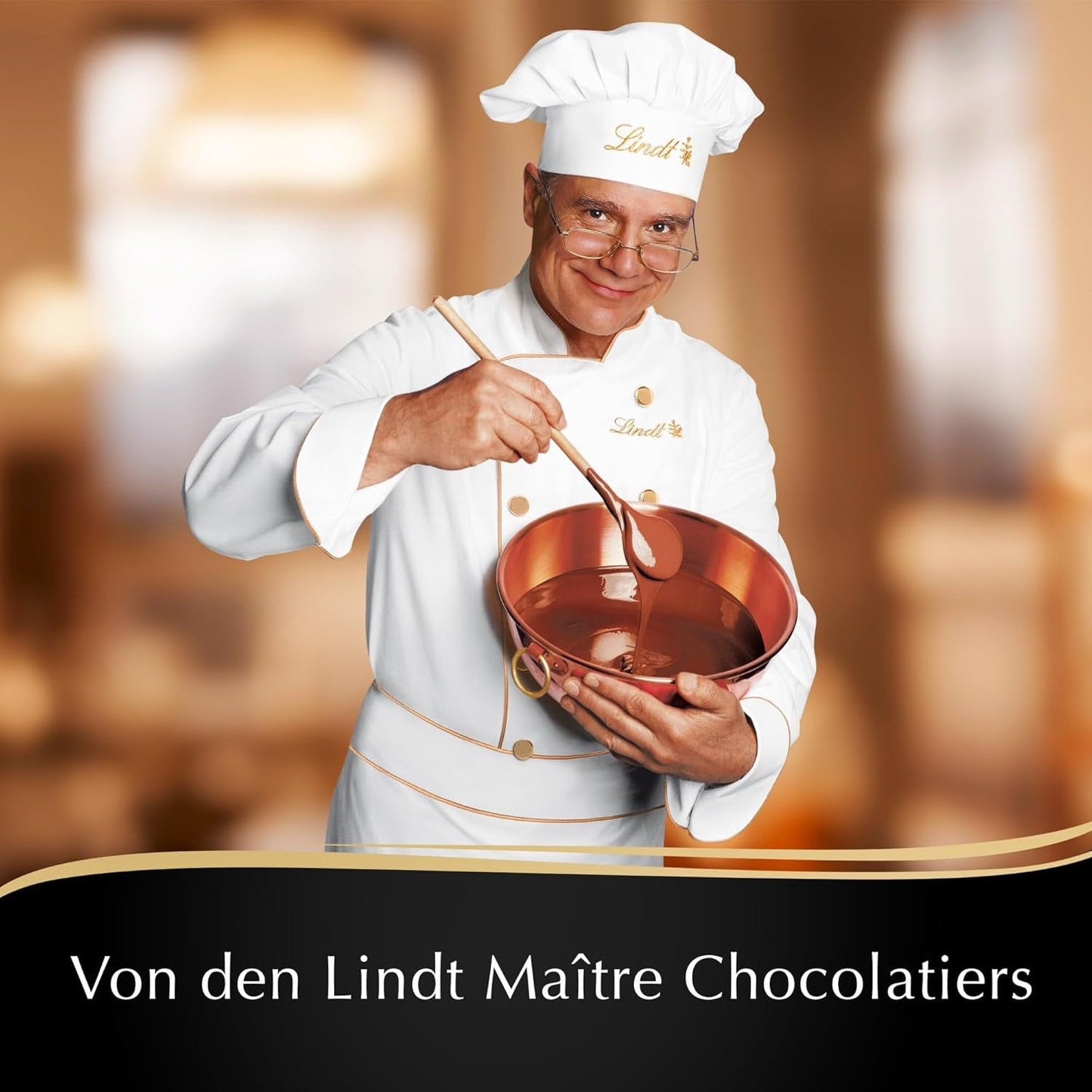 Mousse de ciocolată neagră Lindt cu chili și vișine | Baton 150g | Cu 70% conținut de cacao și umplutură de mousse de ciocolată neagră și chili cu vișine | Baton de ciocolată | Ciocolată neagră