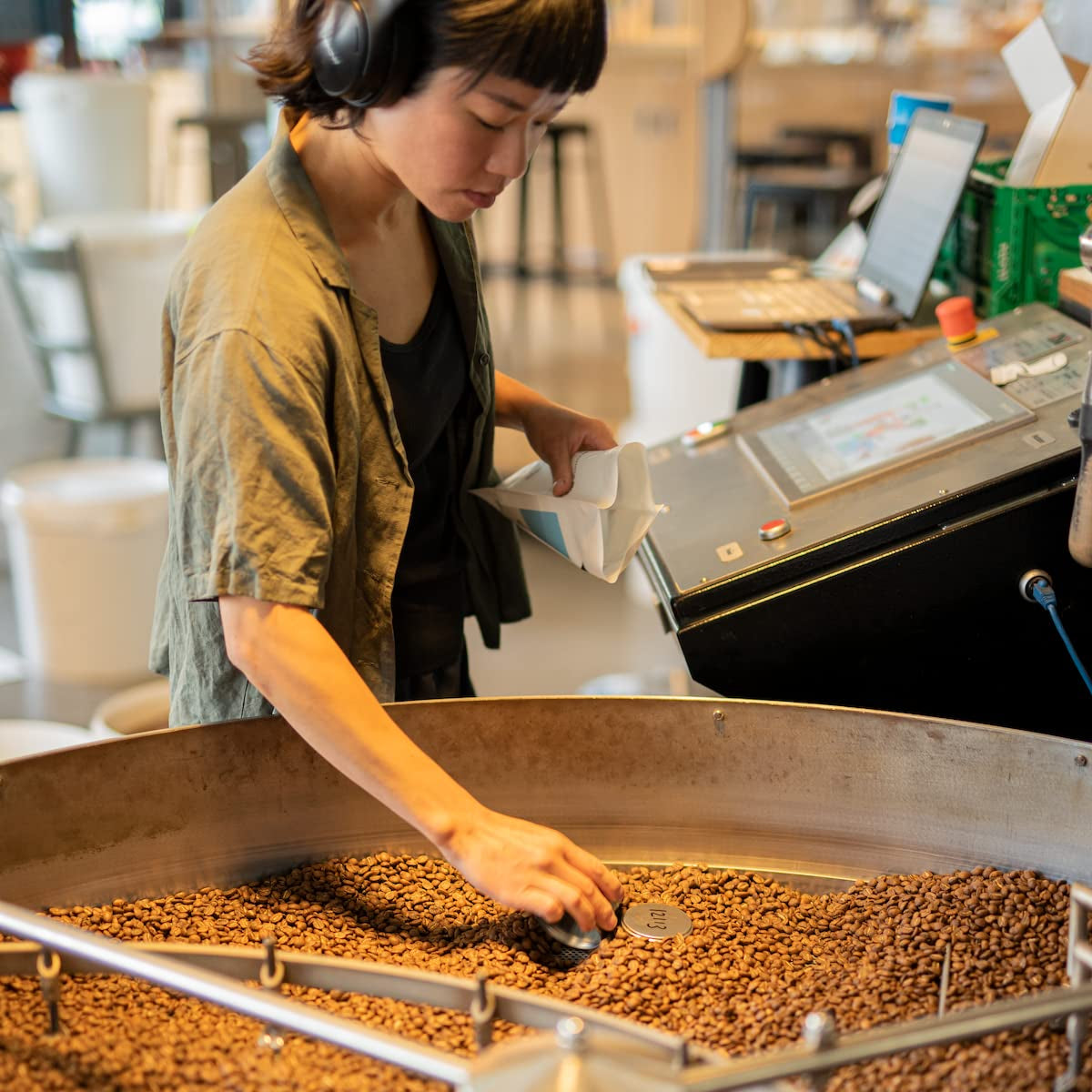 Italo Disco Espresso | 250g ganze Bohne | fair und nachhaltig | frisch geröstet | 100% Arabica Kaffeebohnen | specialty coffee | 19grams Kaffeerösterei