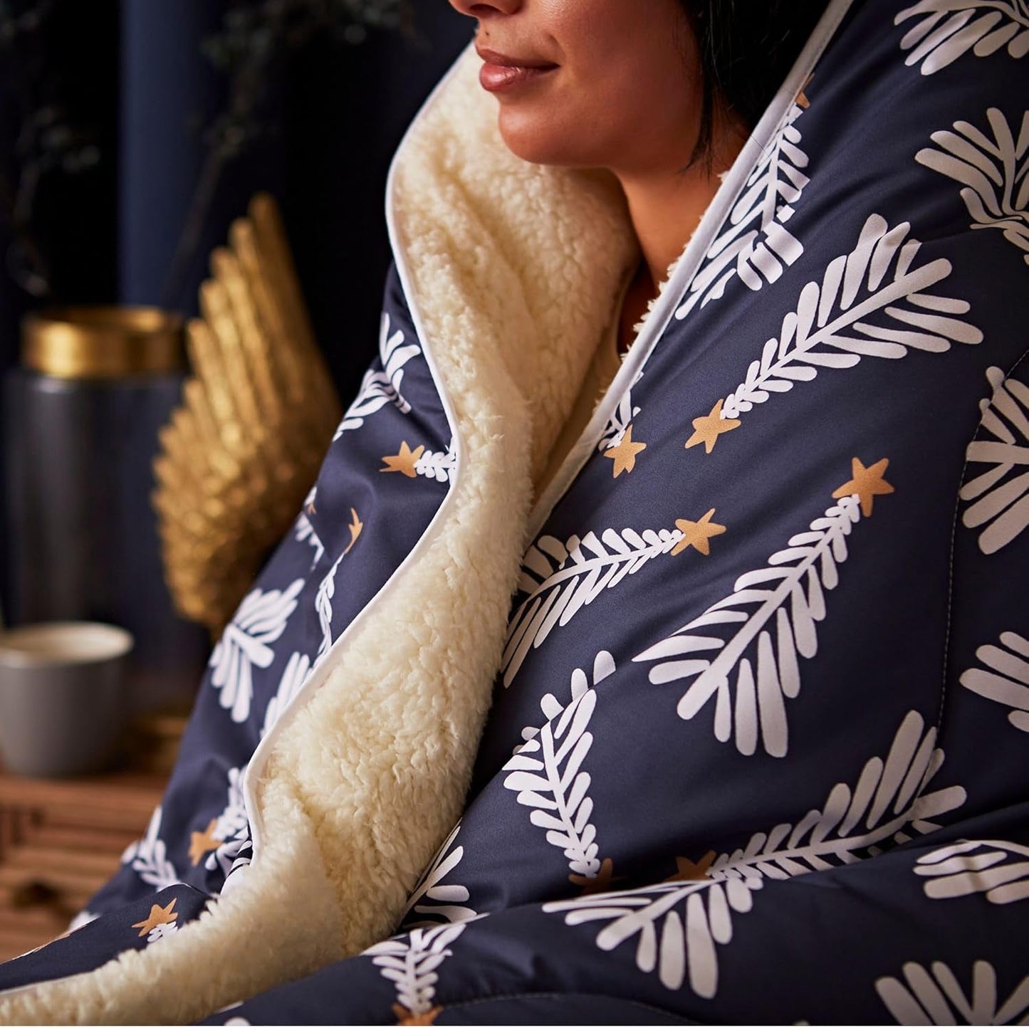 Night Lark Cosy Sherpa Fleece Blanket, Classic Red Tartan, 9 Tog, Luxurious, Fluffy, Thick And Reversible, Perfect pentru canapea, pat, canapea, canapea. Hipoalergenic, lavabil la mașină, Dimensiune: Paturi si Cuverturi Night Lark Pomi festivi Pat de o persoană