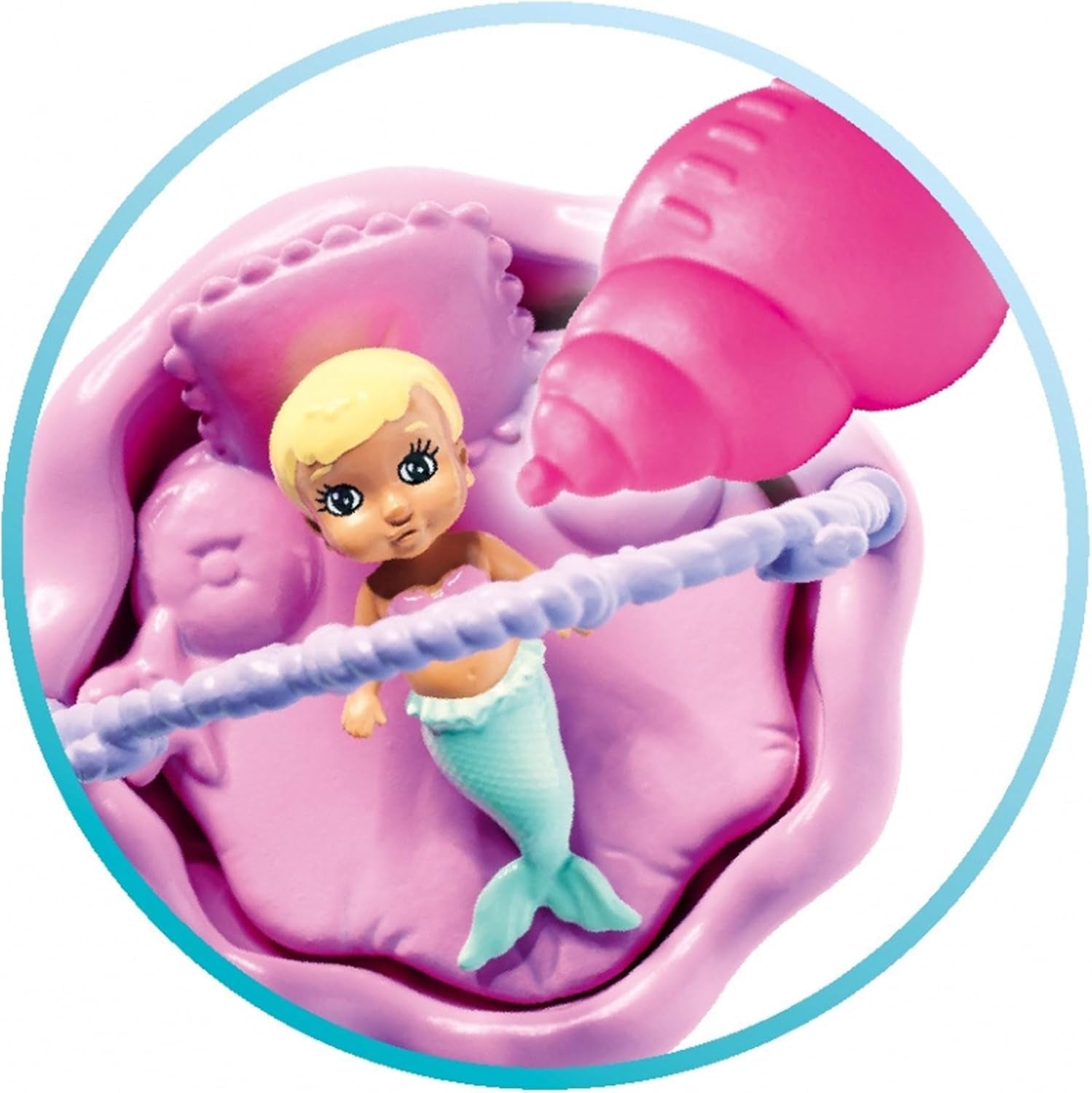 Simba 105733524 - Steffi Love Mermaid Family, păpușă ca sirenă însărcinată cu Kevin ca sirenă, cu pătuț pentru copil, 29cm păpuși dress-up, păpuși de joacă, pentru copii cu vârsta peste 3 ani Papusi Naty Shop