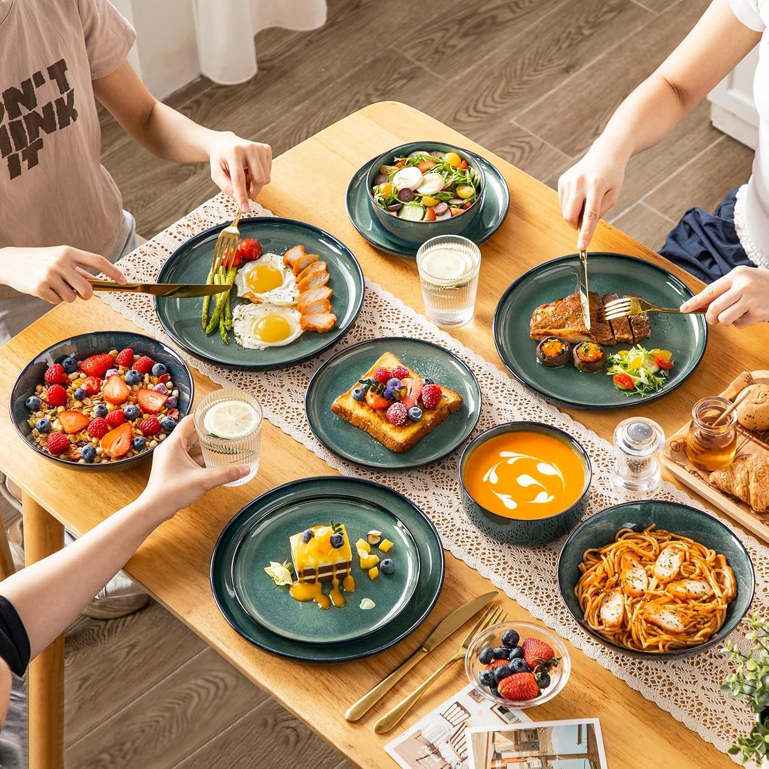 Set de veselă modern pentru 6 persoane, set de veselă din gresie Vancasso STARRY cu 24 de piese, set combinat verde, serviciu de cină pentru 6 persoane, inclusiv farfurii de cină, farfurii de desert, farfurii de supă și boluri pentru cereale
