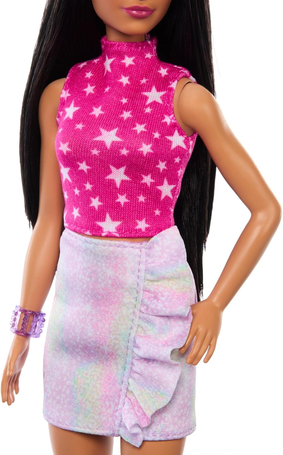 Păpușa Barbie Fashionistas nr. 215 cu păr negru drept, bluză roz cu model de steluțe și fustă irizată, păpușă de modă de colecție care comemorează cea de-a 65-a aniversare, HRH13
