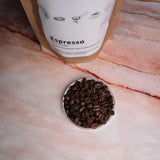 ESPRESSO | Boabe de cafea 500g - 100% Arabica | Proaspăt prăjite pentru prepararea espresso | Boabe de cafea întregi | Aromă clasică de cafea