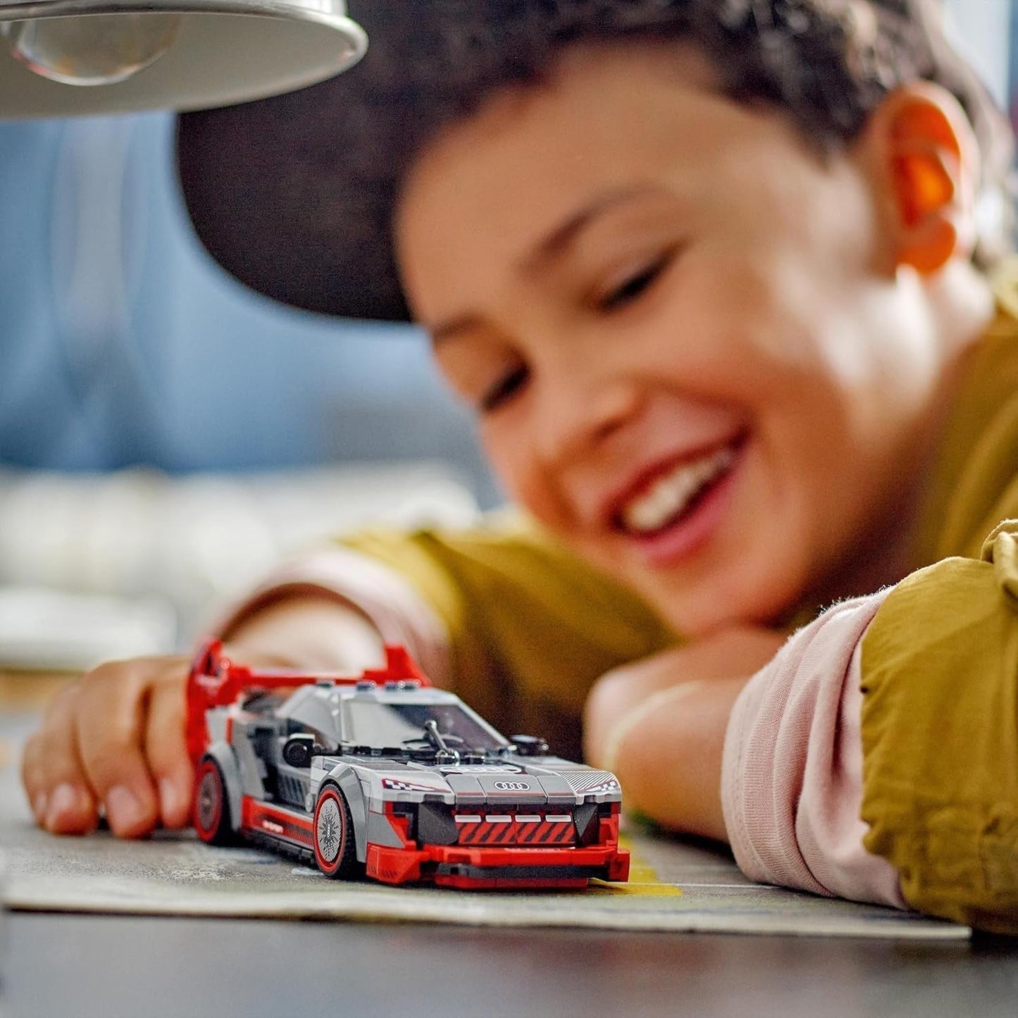 Set de mașini de curse LEGO Speed Champions Audi S1 E-Tron Quattro cu jucării auto pentru a construi, juca și expune, model de mașină pentru copii, cadou pentru băieți și fete de 9 ani 76921 Seturi de constructie Besuche den LEGO-Store