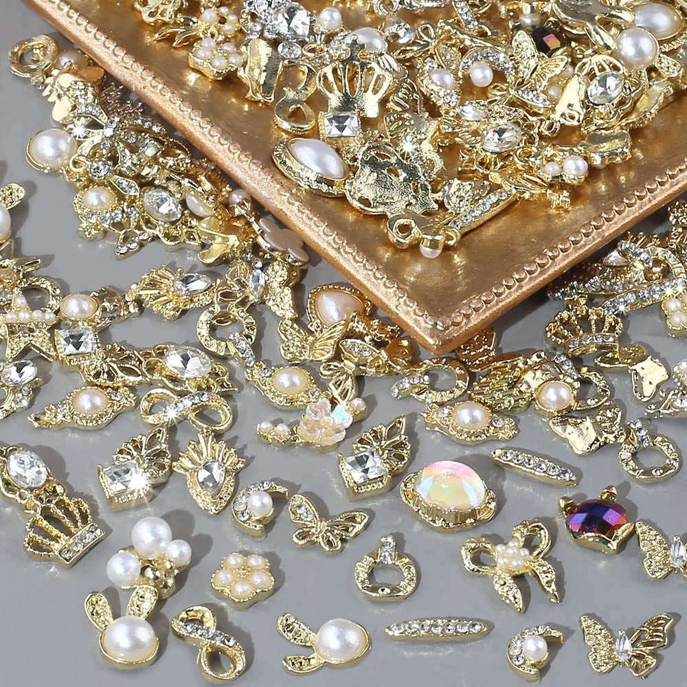 50 Stück Gold Nail Charms,Mix Styles Glitzersteine Nägel Perle Legierung Nagel Steine Blume Schmetterling Strasssteine Nägel Herz Stern Nagel Charms DIY Nail Art Zubehör Frauen Nägel Deko