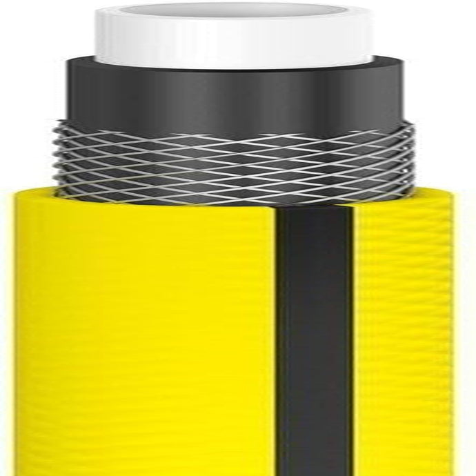 Furtun de grădină Cellfast GALBEN, ușor, durabil, cu 4 straturi, cu aspersor, rezistent la UV și alge, rezistent la răsucire, tehnologie REACH, 20 bar, -10/+50°C, închidere de 1/2", 15m