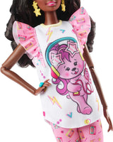 Barbie Rewind - Figurină de colecție nostalgică în stilul anilor '80, cu păr și ținută superbe, inclusiv televizor, popcorn și telefon, pentru fani și colecționari, HJX19