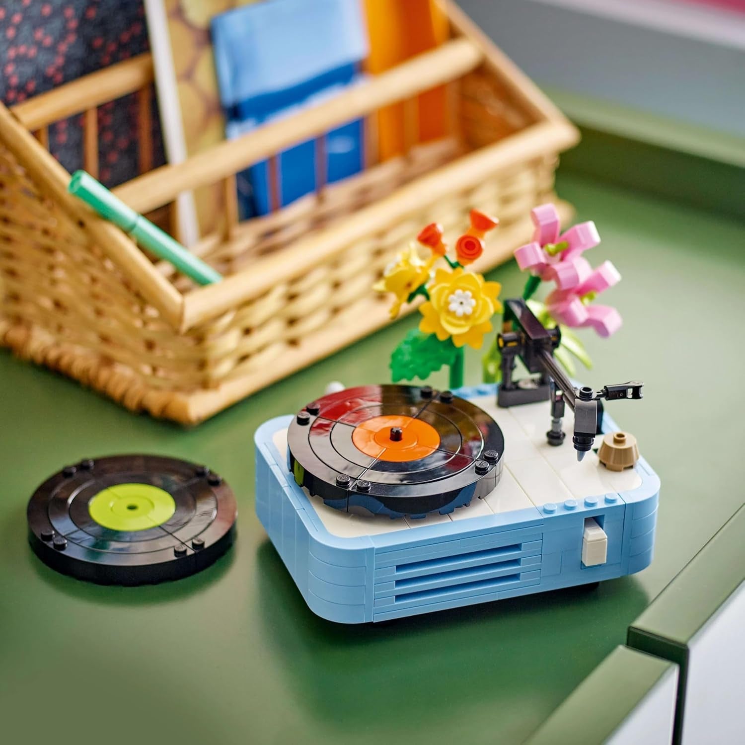 Cititor de discuri LEGO Creator 3In1 cu flori - jucărie convertibilă în radio sau microfon - jucării muzicale pentru copii - idee de cadou creativă pentru fete și băieți de la 8 ani 31172 Seturi de constructie Besuche den LEGO-Store