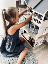 Casă de păpuși din lemn Small Foot, cu 3 etaje, față deschisă și 12 piese de mobilier, pentru copii cu vârsta de la 3 ani în sus, 11802, alb gri