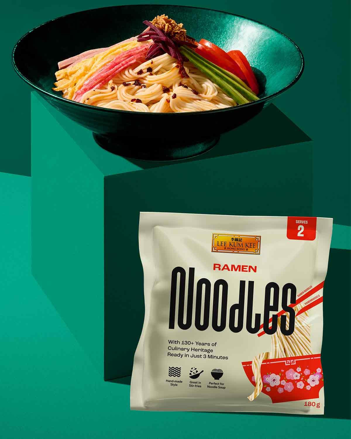 Tăiței Ramen LEE KUM KEE - ramen asiatic cu o textură delicată și fină, clasicul pentru supe ramen și mâncăruri la wok, tăiței semi-uscați, două porții per pachet, pachet multiplu de 6 x 180g