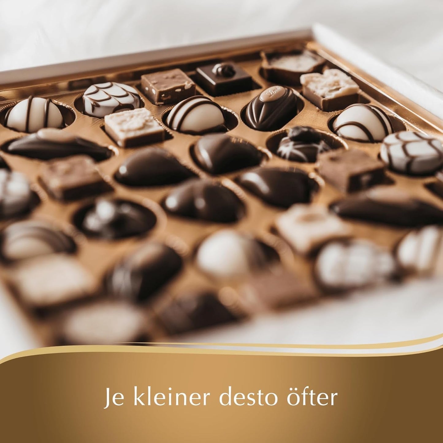 Lindt Ciocolată - Mini Praline | 2 x 155 g | Cutii a câte 32 de praline, fiecare în 5 sortimente delicioase, fără alcool | Cadou de ciocolată | Cadou de ciocolată