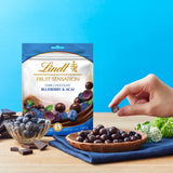 Lindt Chocolate Sensation Fruit Blueberry and Acai | 150 g | Sferă de ciocolată neagră cu umplutură rafinată de fructe pe bază de mere | Cadou de ciocolată | Cadou de ciocolată