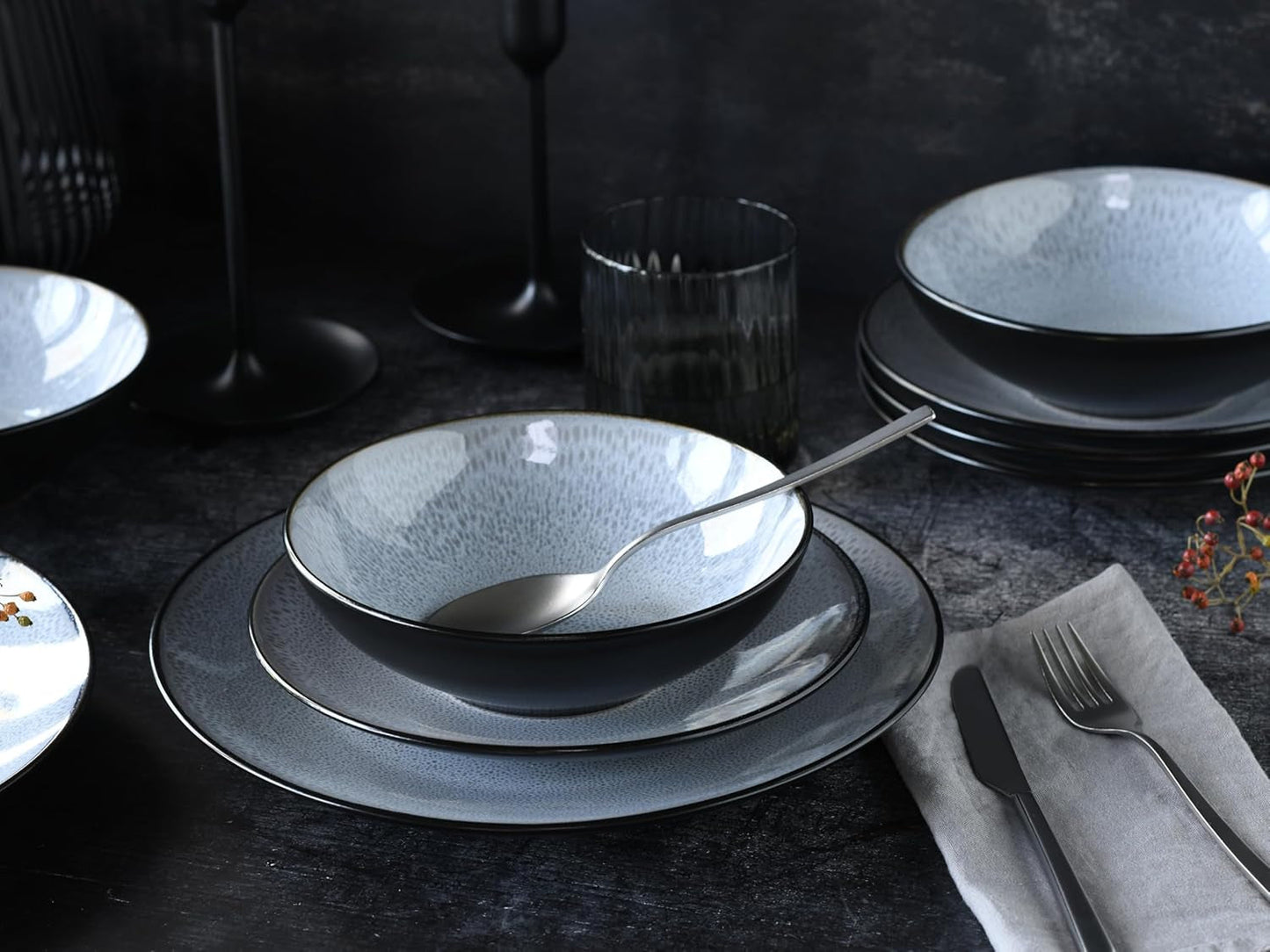 CreaTable, 23964, Serie Malmö, 18-teiliges Geschirrset für 6 Personen, Teller Set aus Steinzeug, spülmaschinen- und mikrowellengeeignet, Qualitätsproduktion