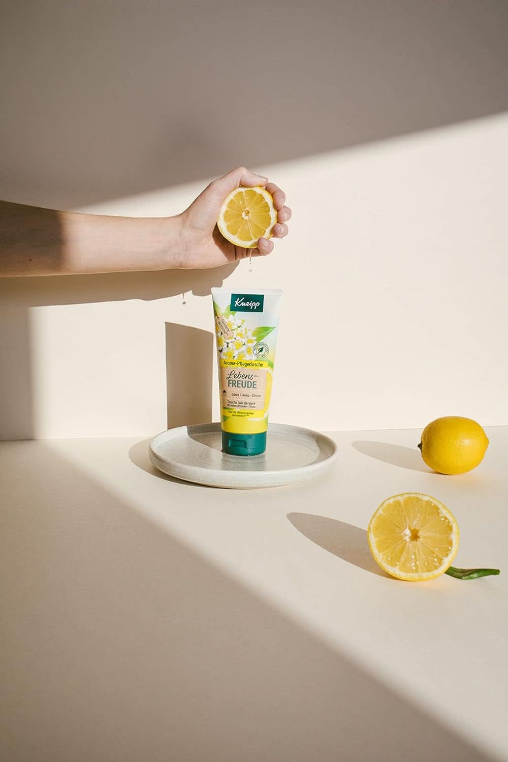 Kneipp Aroma, gel de duș hidratant, 200 ml Duș și baie Naty Shop