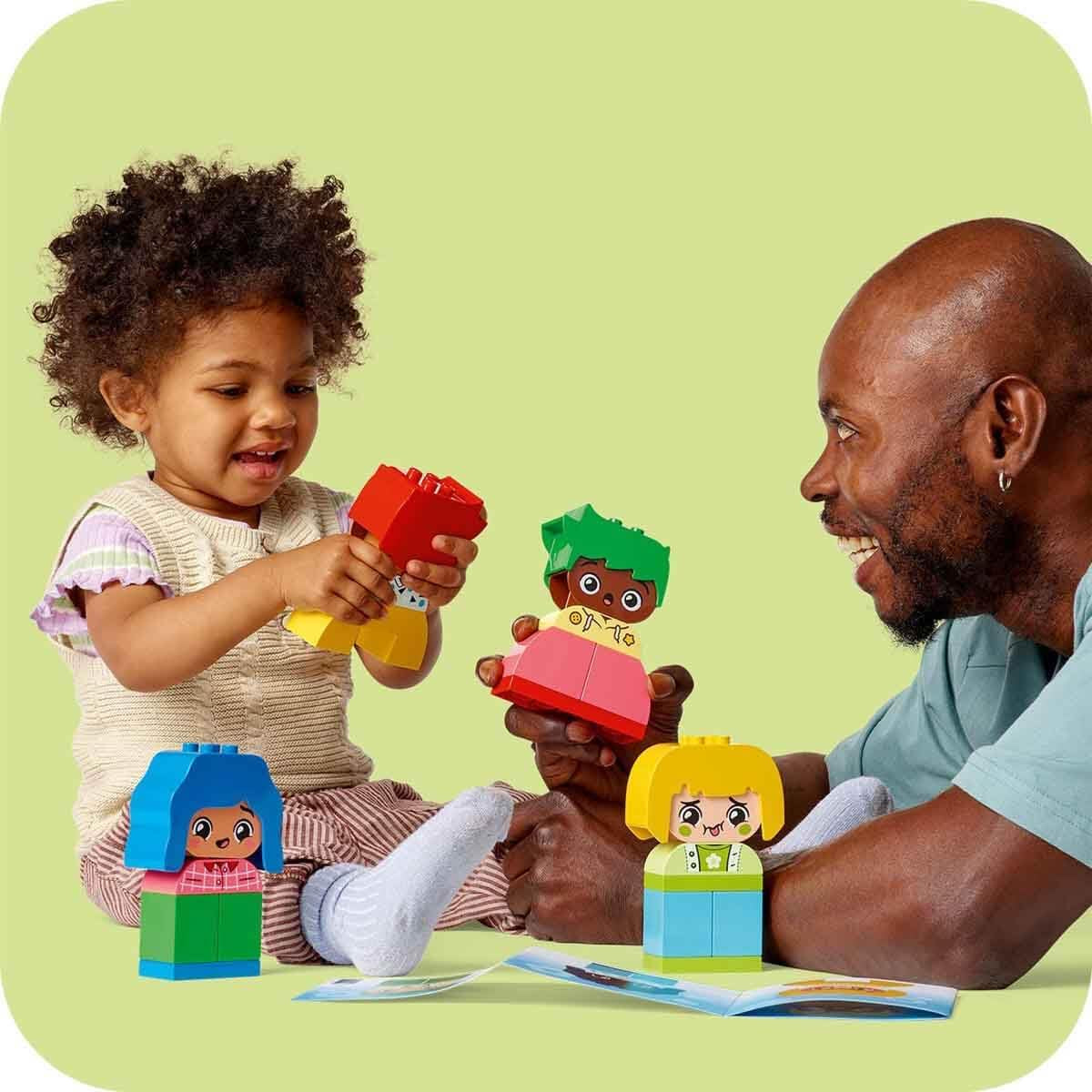 LEGO DUPLO Big Feelings, joc de stivuire pentru construcții cu 23 de cărămizi colorate și 4 figurine, jucărie pentru abilități motorii pentru a promova dezvoltarea socială și emoțională a copiilor mici de la 18 luni 10415 Seturi de constructie Besuche den LEGO-Store