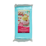 FunCakes Baby Blue fondant rulat: Ușor de utilizat, neted, flexibil, moale și pliabil, perfect pentru decorarea prăjiturilor, halal, kosher și fără gluten. 1 kg Pasta de zahar Naty Shop Default Title