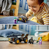 LEGO 76264 DC Chase in Batmobil: Batman Vs. Joker set de mașini de jucărie, Set de pornire pentru supereroi cu 2 minifigurine, Jucărie pentru copii preșcolari, băieți, fete cu vârsta peste 4 ani, Rapid de asamblat Seturi de constructie Besuche den LEGO-Store