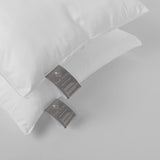 FAM Home Pernă 80X80 Set de 2 Microfibre moi - Pernă 80X80 Suferă de alergii Cu suport optim pentru gât și cap - Pernă interioară Respirabilă Reglarea umidității Antibacteriană Perne ortopedice cervicale Naty Shop