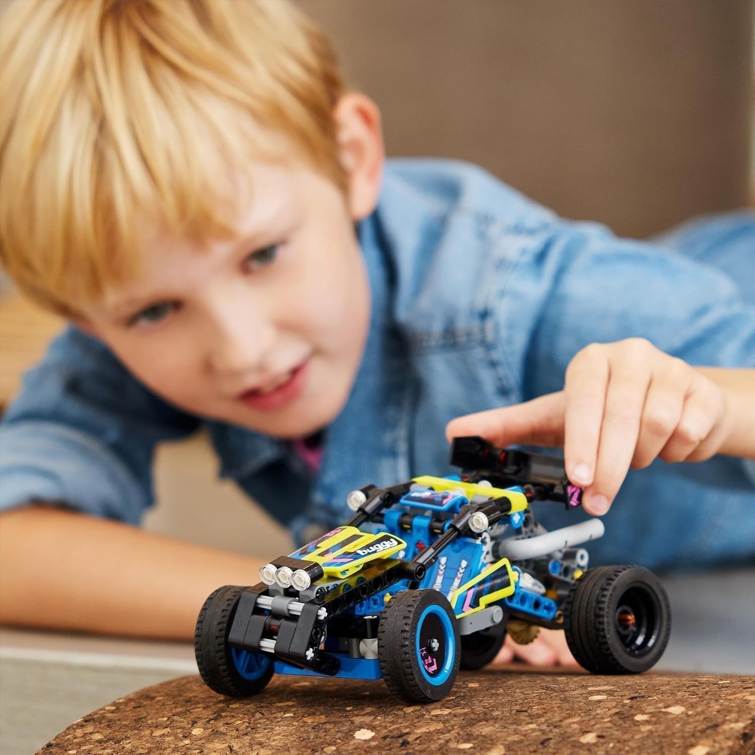 LEGO Technic Offroad Racing Buggy, jucărie auto pentru copii, kit pentru a construi o mașină de curse Buggy, cadou pentru băieți și fete de 8 ani, model mașină de raliu 42164 Seturi de constructie Besuche den LEGO-Store