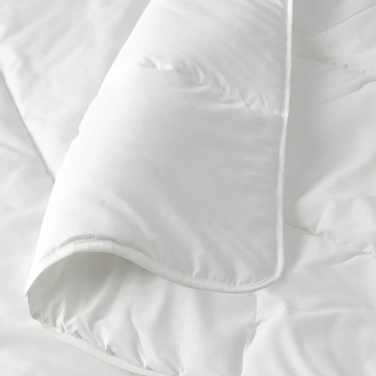 Lenjerie de pat italiană Prestige White Winter Quilt, 100% microfibră, dublă, 250X200Cm Plapumi si pilote Naty Shop
