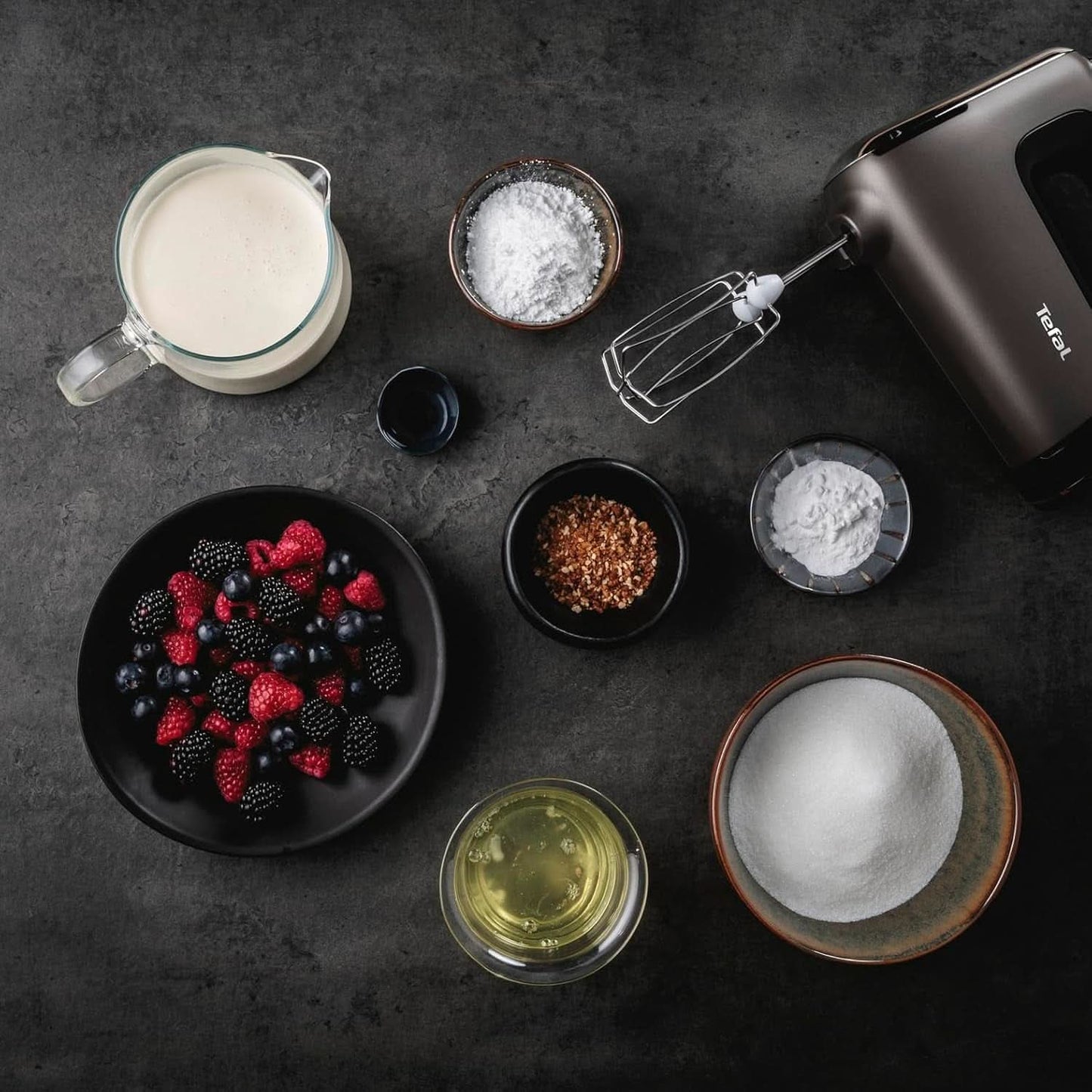 Tefal HT650E Power Mix Silence Handmixer | 600 Watt | Variabler Geschwindigkeitsregler | Turbo- Und Auswurf-Funktion | Extrem Leiser Motor | Inkl. 2 Rührbesen Und 2 Knethaken | Grau Bucatarie Naty Shop