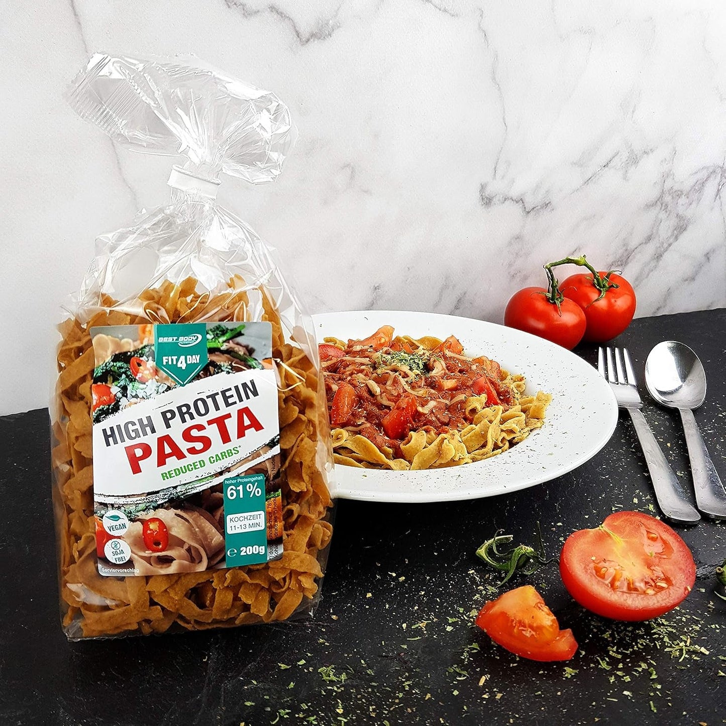 Paste proteice Best Body Nutrition 6 x 200g – Fit4Day Tagliatelle bogate în proteine – 61% proteine, conținut scăzut de carbohidrați, vegane și fără lactoză, fără soia – Proteine din mazăre de înaltă calitate – pentru diete sărace în carbohidrați