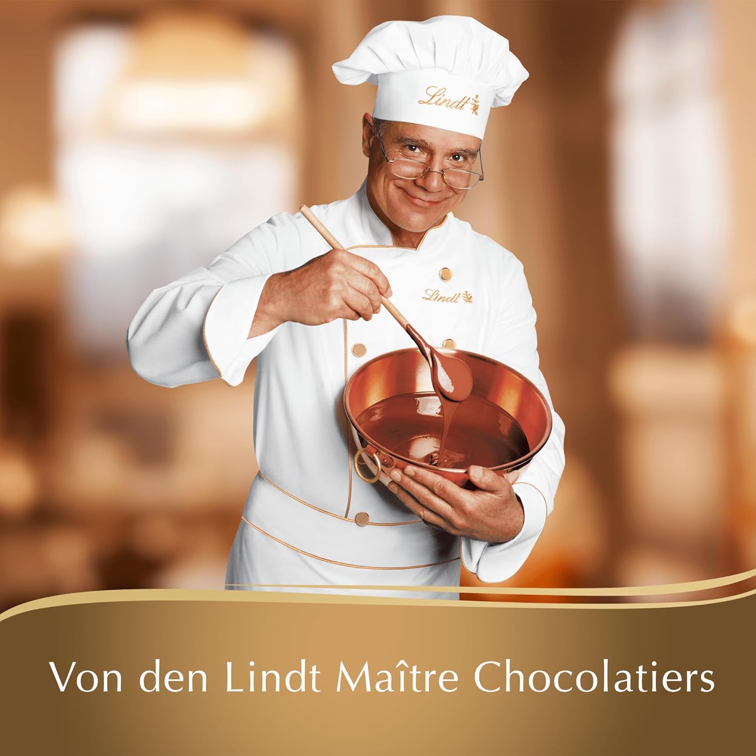 Lindt Creation Hazelnut De Luxe Tableta - Ciocolata Neagra Cu Alune Crocante Intr-o Umplutura Cremoasa