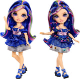 Rainbow High Be Dazzling – Genevieve Bleue – Păpușă de modă albastră, 28 cm, cu unealtă de decorat, pietre prețioase strălucitoare și accesorii de styling