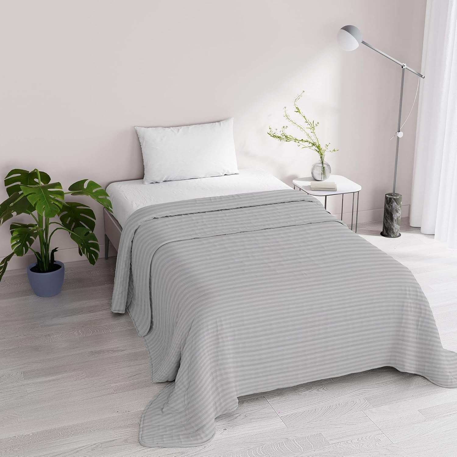 Cuvertură de vară Satin Stripes, poliester, crem, 260X250 Cm Plapumi si pilote Naty Shop Gri deschis 170X250 Cm