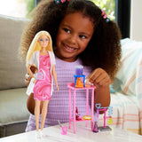 Barbie păpușă om de știință și accesorii cu păpușă blondă la modă, masă de laborator, microscop, caser cu schimbare de culoare și vas Petri, JCR70 Papusi Naty Shop