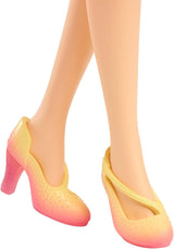 Păpușă de modă Mattel Wicked Glinda și accesorii cu păr blond, diverse poziții posibile și aspect de rochie de bal detașabilă, HXT63