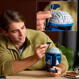 LEGO Star Wars 75408 Jango Fett Helmet - Set de construcție Mandalorian pentru adulți - Model cu suport, plăcuță de identificare și antenă reglabilă - Cadou pentru fanii Atacului clonelor Seturi de constructie Besuche den LEGO-Store
