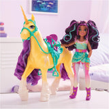 Unicorn Academy Ankleidepuppe Ava - die Originalpuppe zur beliebten Netflix-Serie, 24 cm groß und mit 7 Accessoires für fantasievolles Rollenspiel, für Kinder ab 4 Jahren