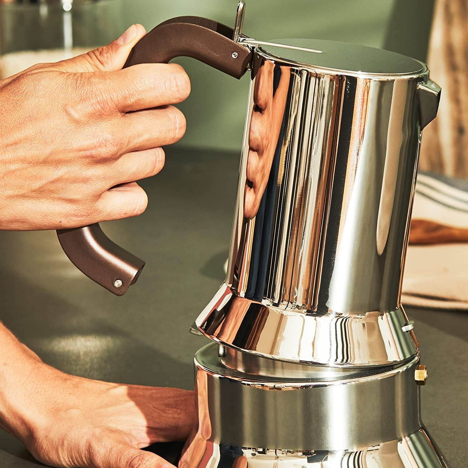 Alessi 9090/6 Espressor cu 6 căni pentru inducție, oțel inoxidabil, argintiu, 15,5 x 13,5 x 27 cm