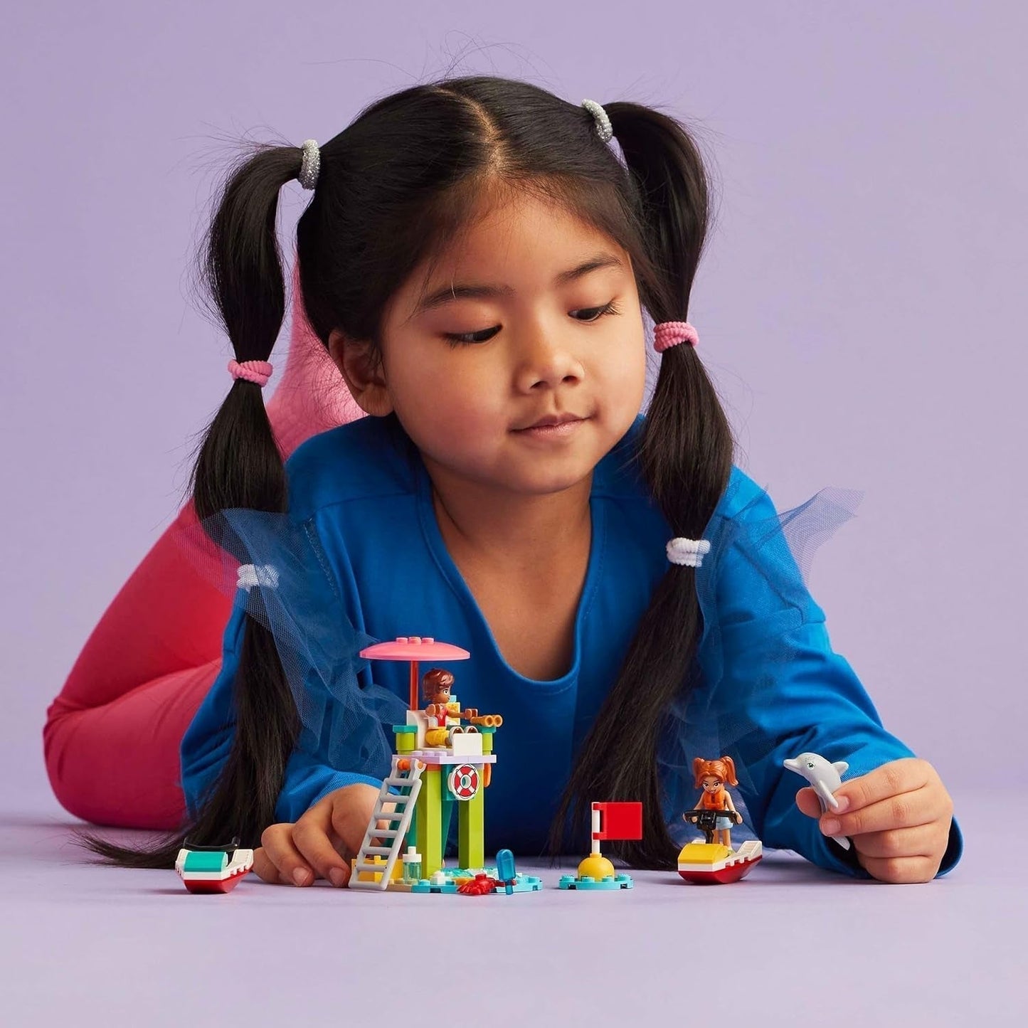Turn de observare a salvamarilor LEGO Friends cu jet ski-uri, jucărie pentru copii, idee de cadou pentru fete și băieți de la 5 ani cu 2 figurine și delfin, jucărie jet ski 42623 Seturi de constructie Besuche den LEGO-Store