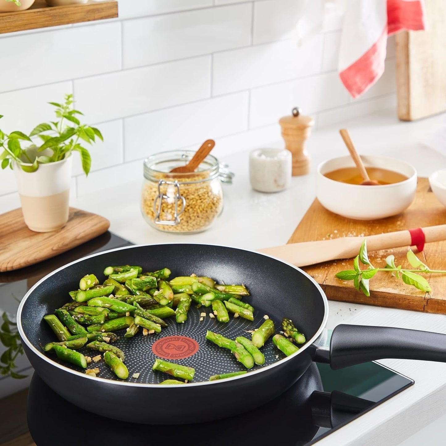 Tefal C27808 Generous Cook Tigaie 32 cm, acoperire antiaderentă, baza Thermo-Fusion, toate tipurile de plită cu inducție Oale si Tigai Naty Shop
