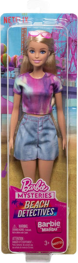 Păpușă Barbie Mysteries: Detectivii de pe plajă Malibu cu ținută și accesorii caracteristice, inclusiv ochelari de soare, JFV63