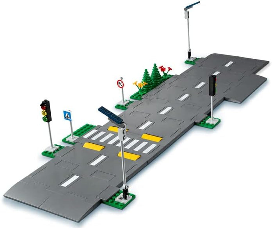 LEGO City Intersecție rutieră cu semafoare, set de construcție cu cărămizi care strălucesc în întuneric 60304 Seturi de constructie Besuche den LEGO-Store