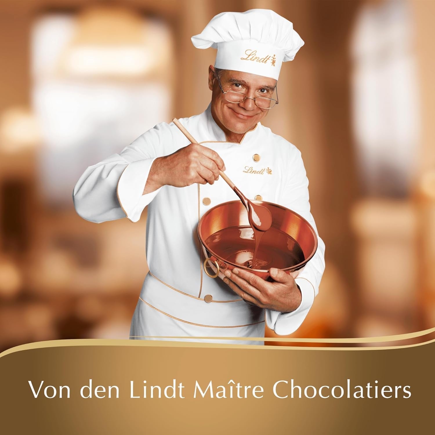 Baton Crème Brûlée Lindt Chocolate Creation | Umplutură Crème Brûlée cu caramel crocant, acoperită cu cea mai fină ciocolată cu lapte | Baton de ciocolată | Cadou de ciocolată, 150g