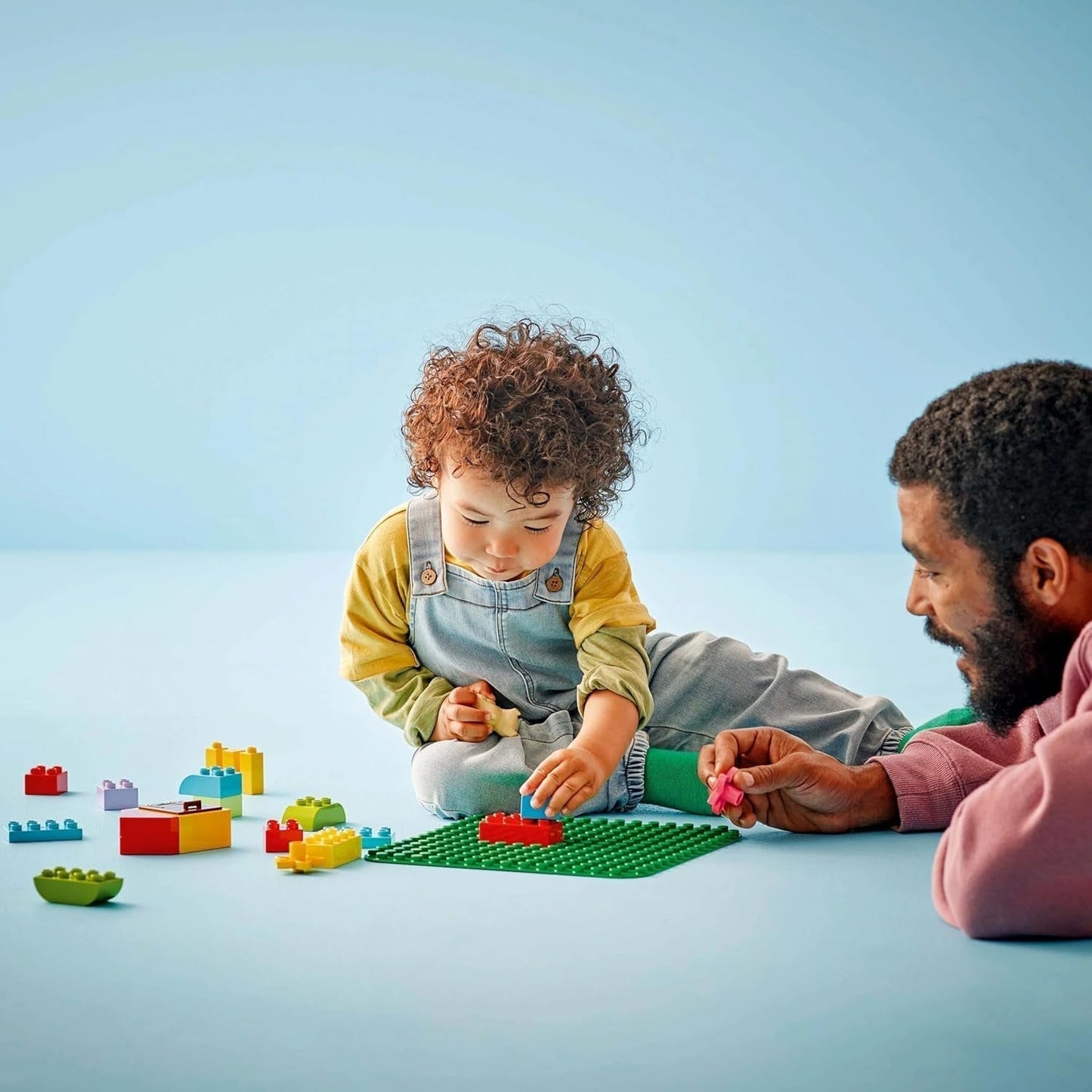 Placă de construcție LEGO DUPLO în verde, Jucărie de construcție pentru copii mici de la 18 luni, Pentru afișarea modelelor, Permite preșcolarilor să construiască creativ și să se joace imaginativ, Jucărie educațională 10460 Seturi de constructie Besuche den LEGO-Store