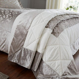 Catherine Lansfield Lattice Cut Velvet, Natural, cuvertură de pat - 220X230Cm Paturi si Cuverturi Catherine Lansfield Cuvertură de pat 220X230Cm