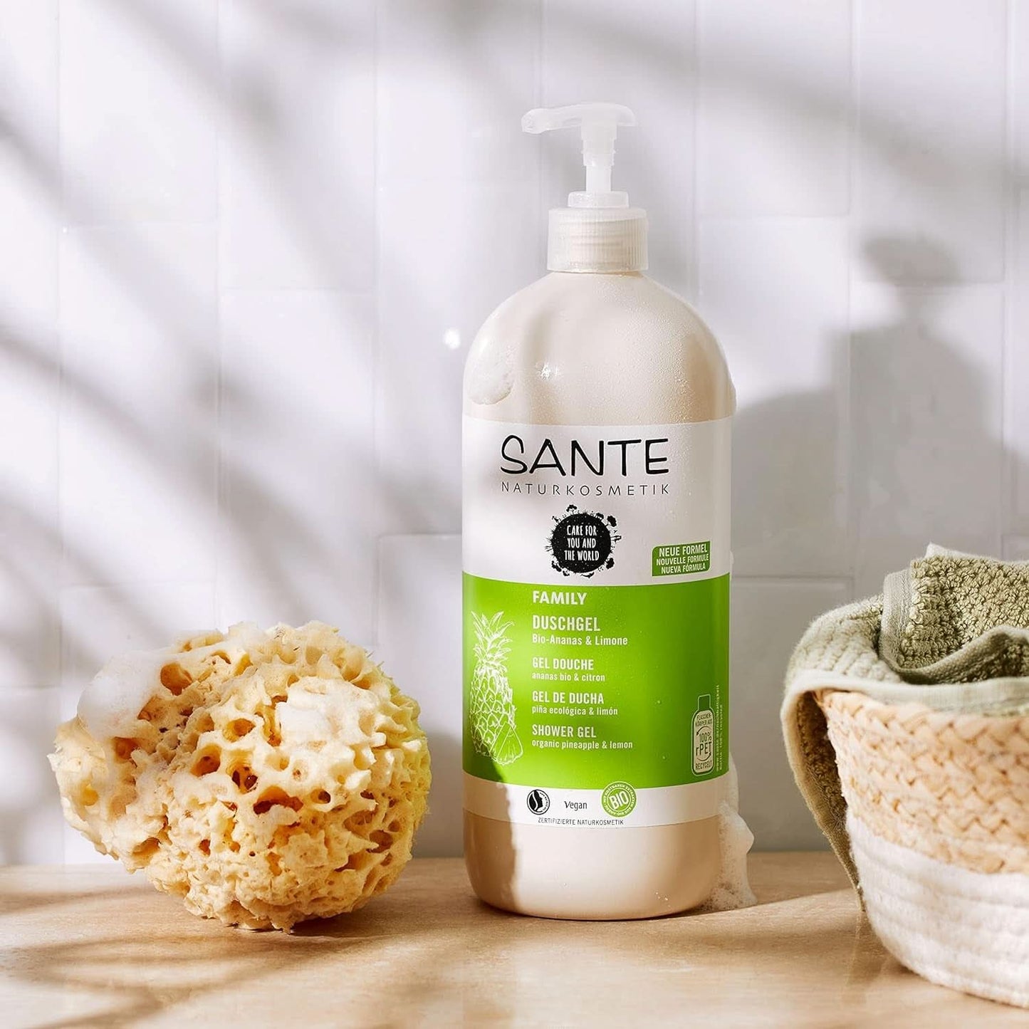 SANTE Natural Cosmetics Gel de duș răcoritor cu parfum de citrice, 950 ml Duș și baie Naty Shop