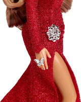 Barbie Mariah Carey - Păpușă de colecție cu rochie roșie strălucitoare, volane, crăpătură, bucle fermecătoare, accesorii argintii, tocuri roșii înalte, tradiție de Crăciun, decor, HJX17