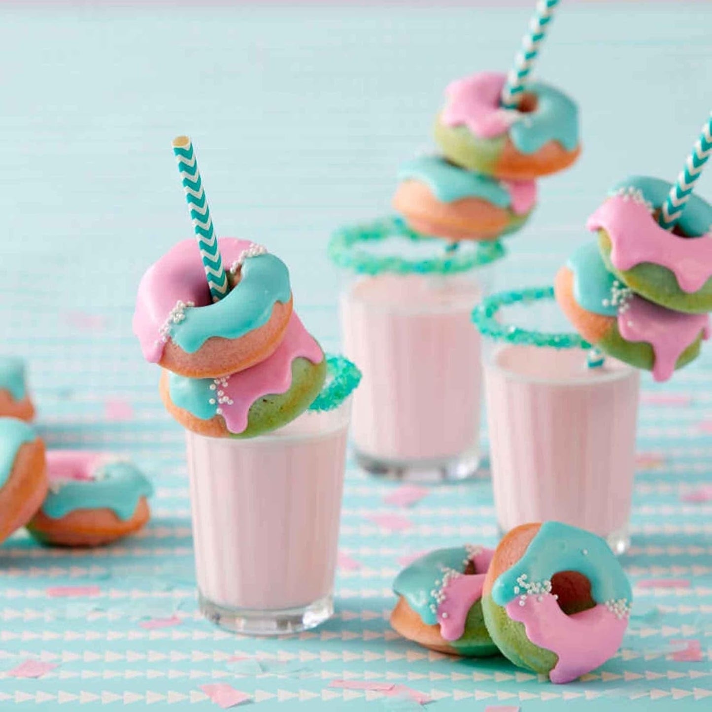 Wilton Donut-Backform Mit 12 Mulden Donutform, Hochwertige Donut Backform Mit Antihaftbeschichtung Für 12 Mini-Donuts, Spülmaschinenfest Matrite si tavi pentru copt Naty Shop