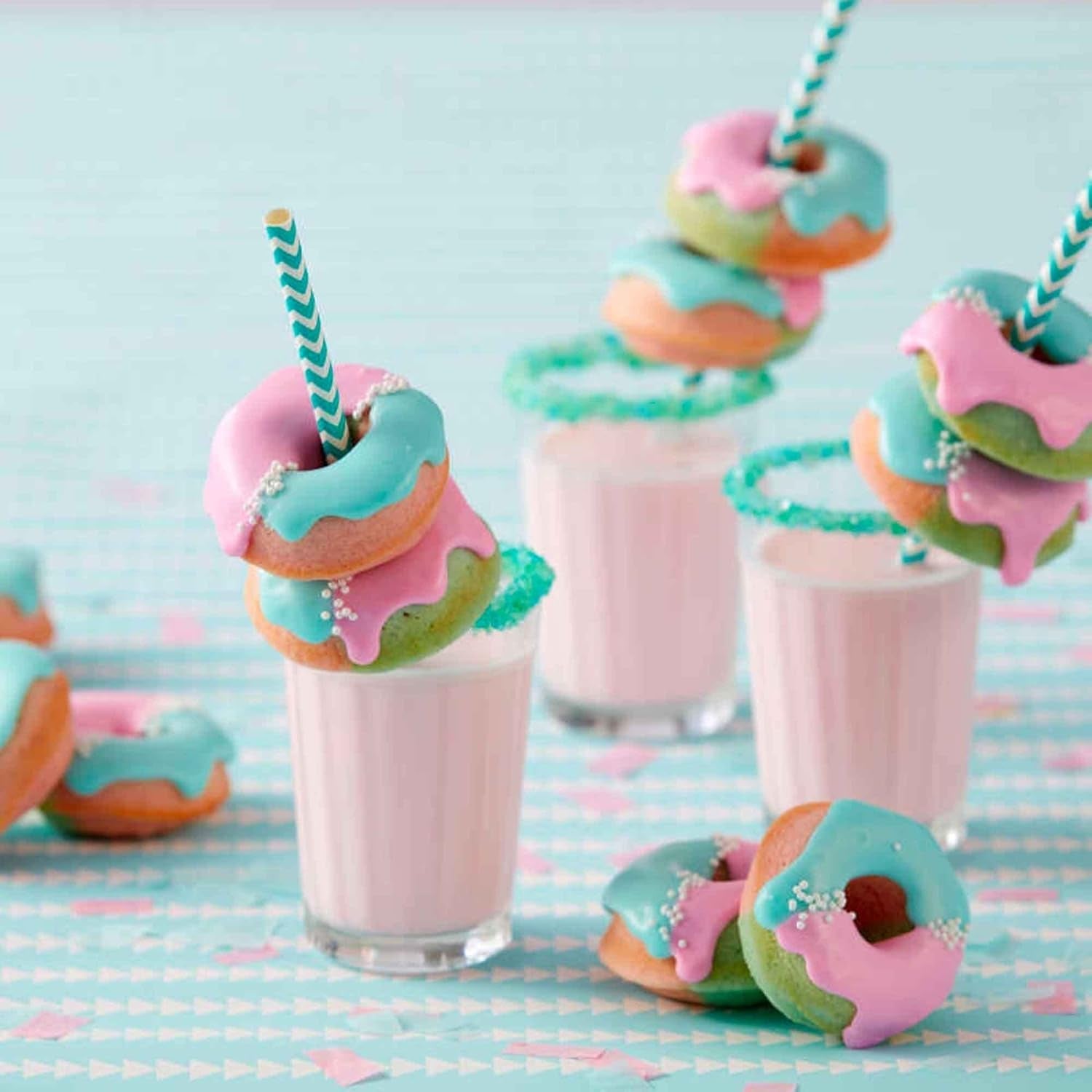 Wilton Donut-Backform Mit 12 Mulden Donutform, Hochwertige Donut Backform Mit Antihaftbeschichtung Für 12 Mini-Donuts, Spülmaschinenfest Matrite si tavi pentru copt Naty Shop