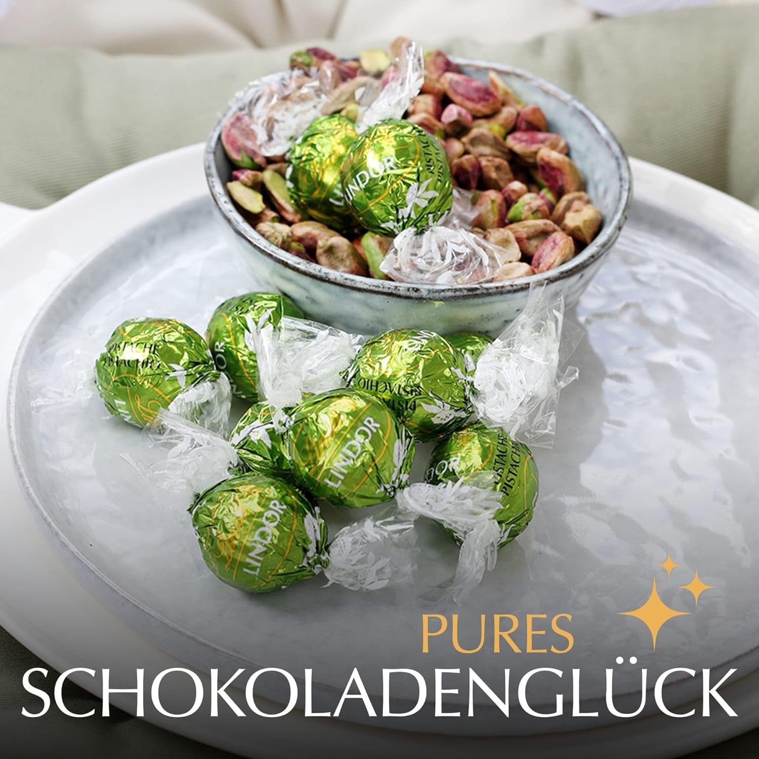 Lindt LINDOR Ciocolată cu Fistic | Pungă resigilabilă de 1 kg | aprox. 80 de bile de ciocolată cu lapte cu umplutură de cremă de fistic care se topește în gură | Pachet vrac, cadou pralină