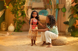 Disney Princess Vaiana, 80 cm große Spielpuppe von Jakks Pacific, bewegliche Puppe, mit Bürste zum Kämmen ihrer welligen Locken, vom Film inspiriertes Kleid, abnehmbare Halskette mit Anhänger